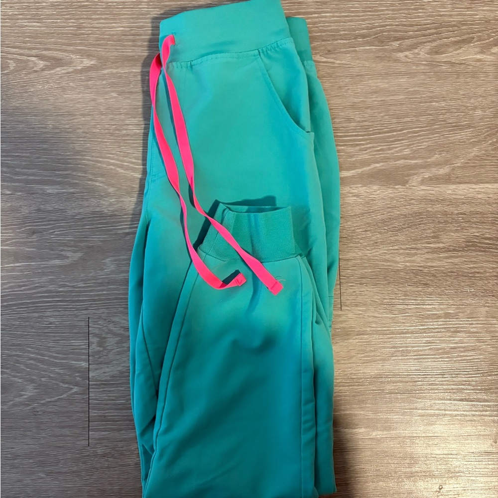 Figs Women’s Surgical Green Zamora High Waisted Jogger Scrub Pants Petite Small